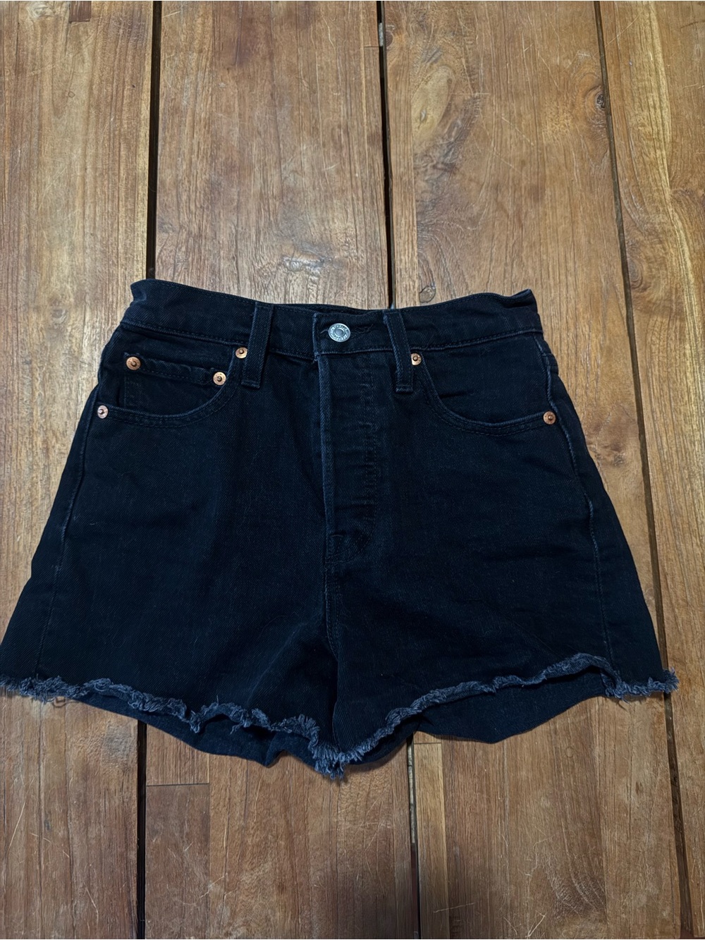 Black Levi’s Ribcage Shorts